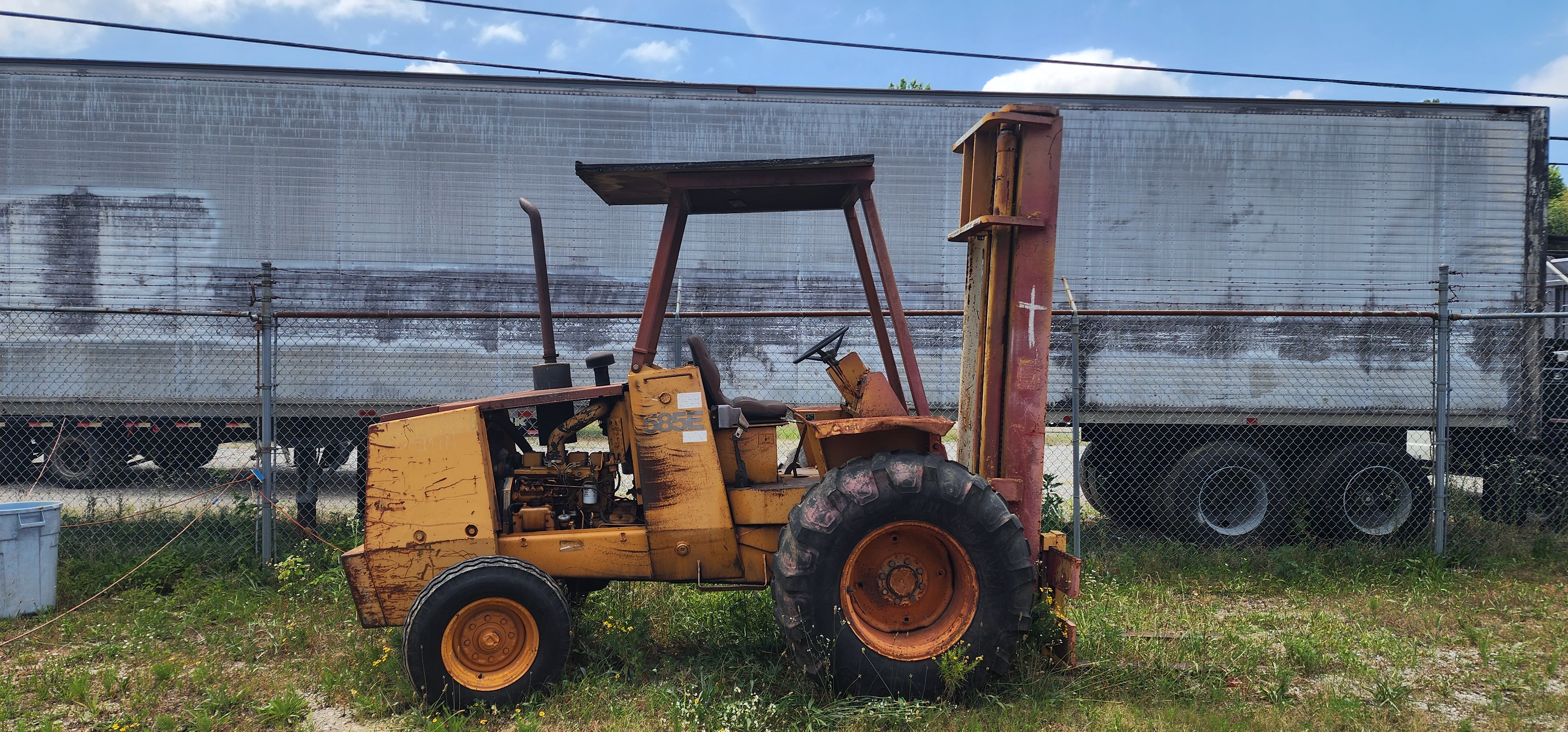 Case 585E Forklift - Category: Forklifts Case 585E Forklift - Category: Forklifts